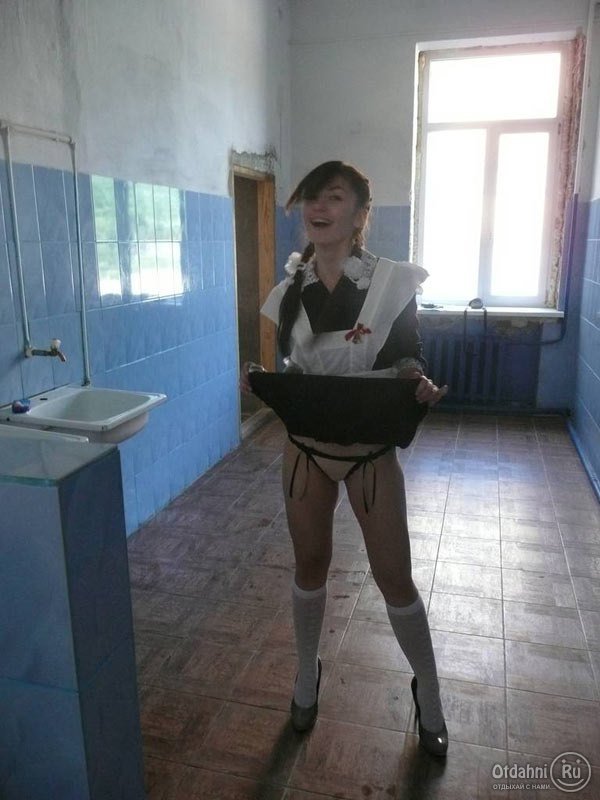 фото голых выпускниц школы