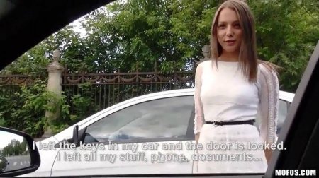 Уличный пикап юной шлюхи (ВИДЕО)