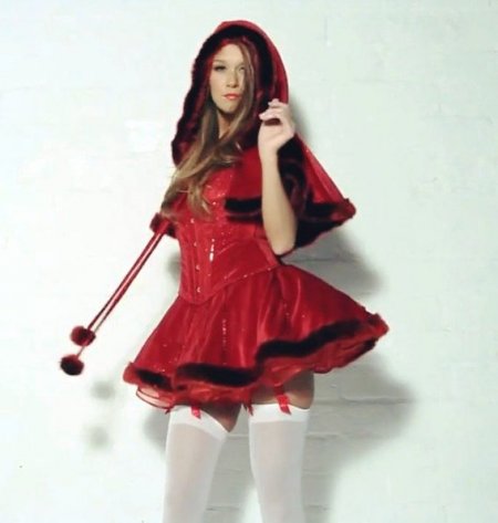 Подружка Робин Гуда во всей красе (ВИДЕО)