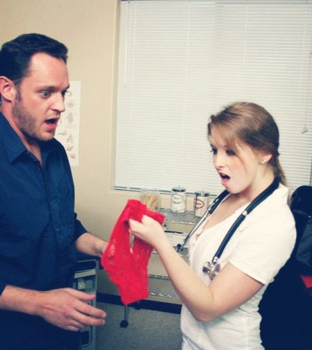 Нашла у пациента свои красные трусы (ФОТО)