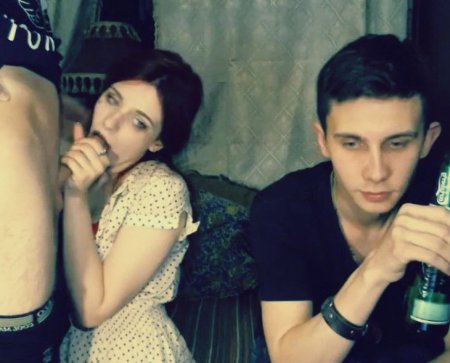 Отсасывает в чате посонам (ВИДЕО)