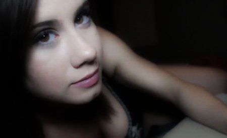 Залезла в ширинку приятеля и нежно отсосала (HD ВИДЕО)