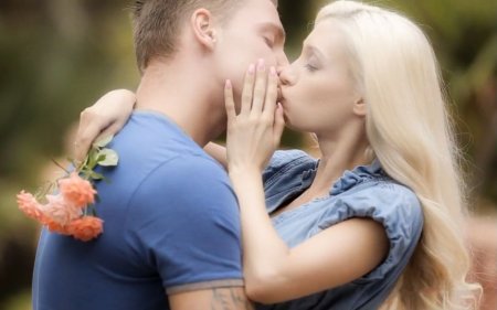 Романтическое свидание и бурный секс с белявкой (ВИДЕО)