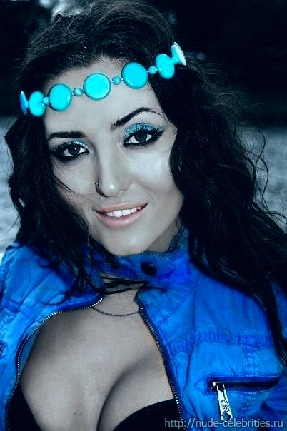 Голая Анна Добрыднева — сексапильная участница дуэта «Пара нормальных» (ФОТО)