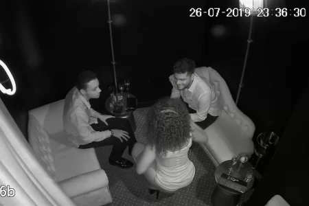 Приватный танец стриптизерши с камер наблюдения (ВИДЕО)